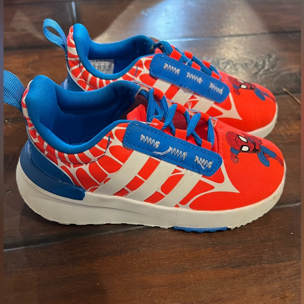 adidas Racer TR21 Spider-Man Sneaker - Toddler 8K